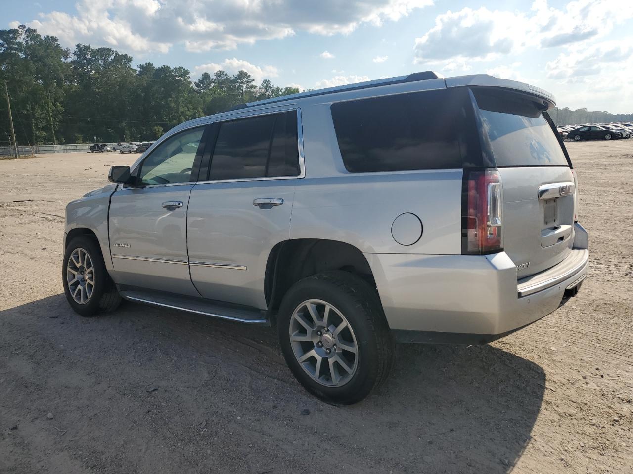 2018 GMC Yukon Denali vin: 1GKS1CKJ1JR238227