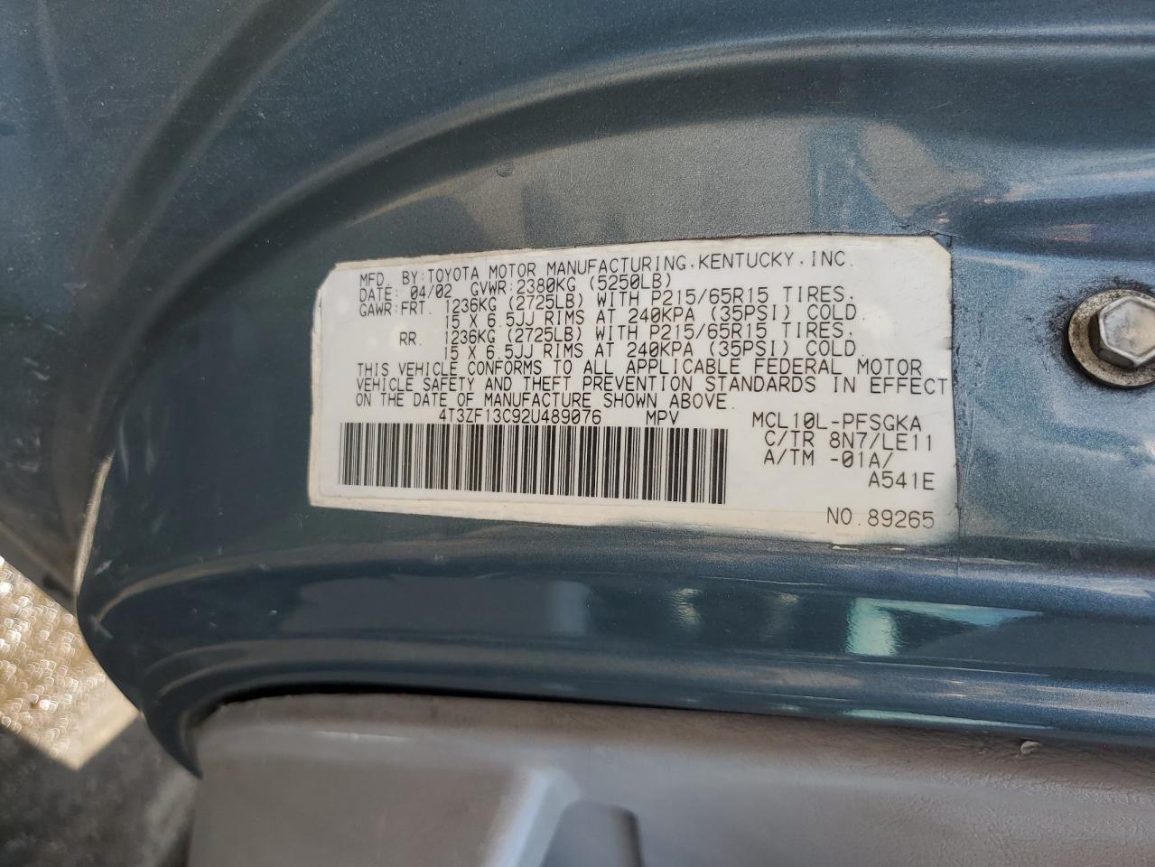 4T3ZF13C92U489076 2002 Toyota Sienna Le