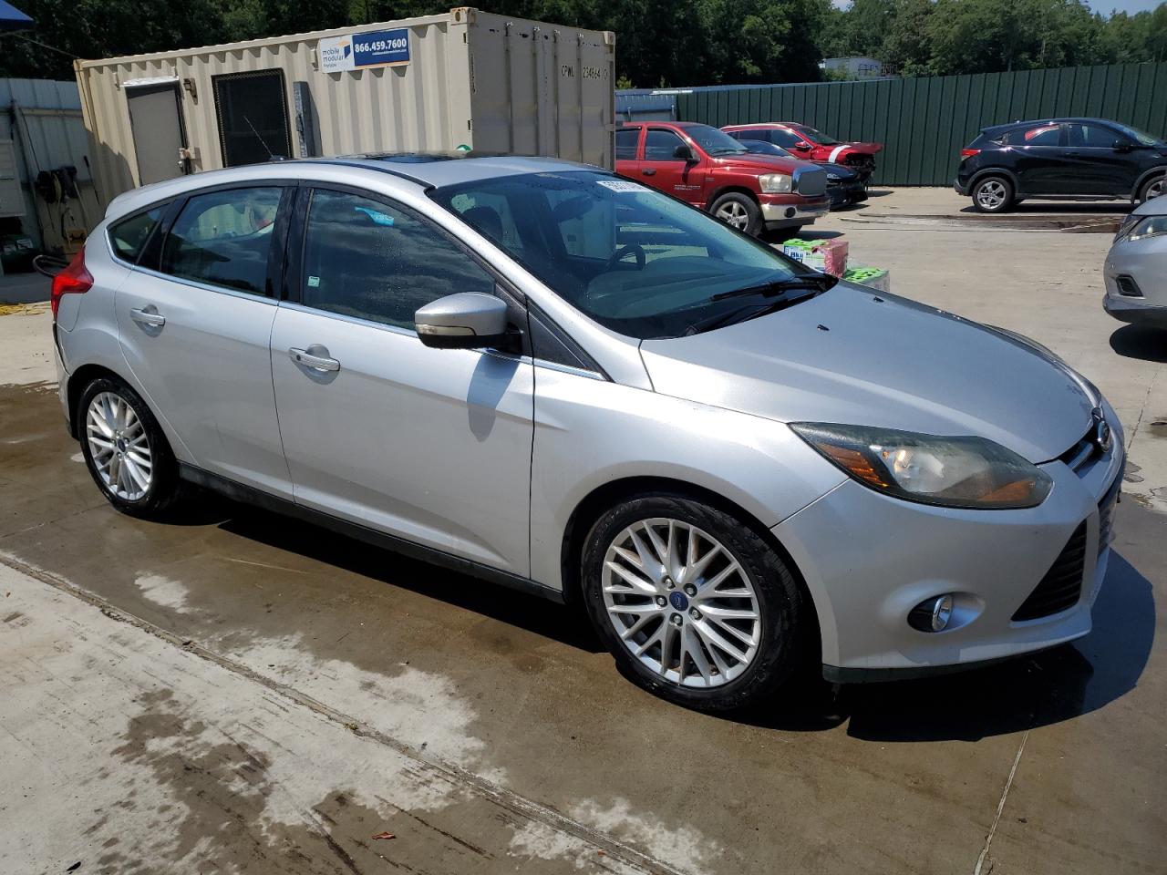 2014 Ford Focus Titanium vin: 1FADP3N21EL320030