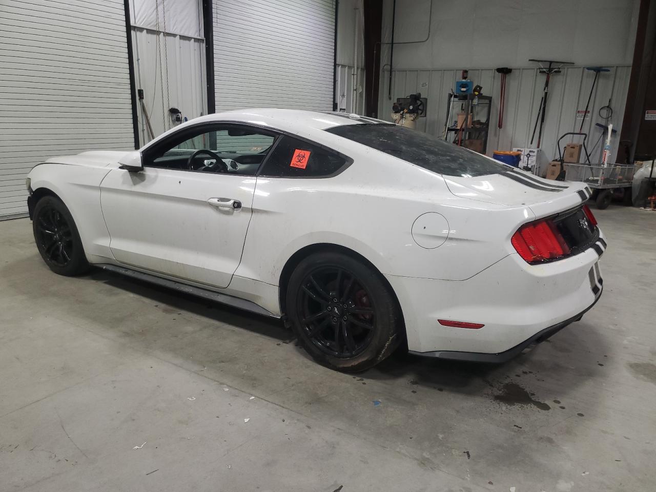 1FA6P8TH0F5302329 2015 Ford Mustang