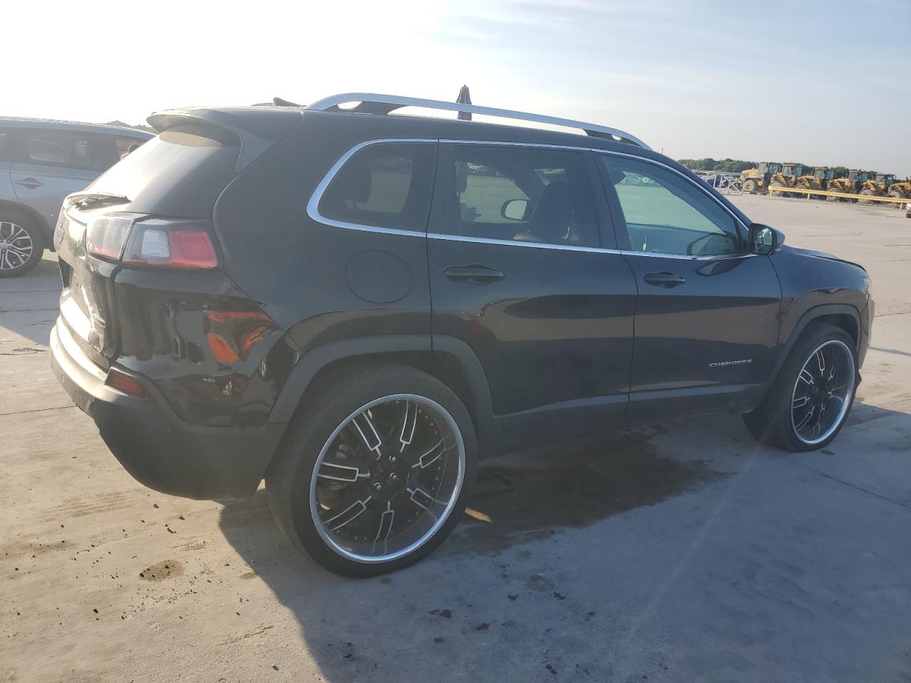 2019 Jeep Cherokee Latitude Plus vin: 1C4PJMLB5KD371831