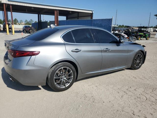 VIN ZARFAEBN7J7571190 2018 Alfa Romeo Giulia no.3