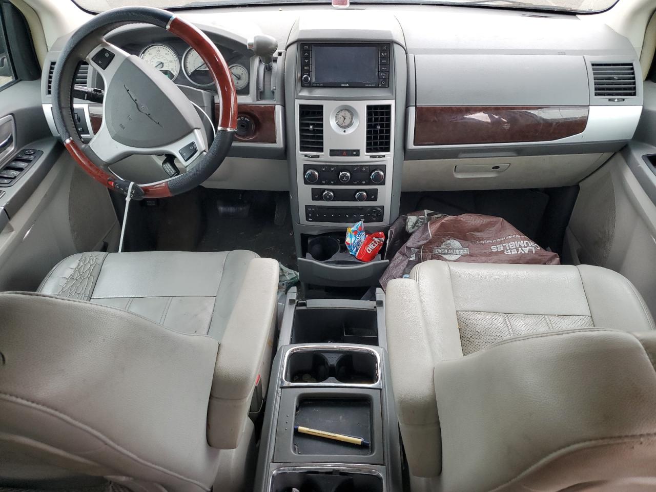 2A8HR54139R670615 2009 Chrysler Town & Country Touring