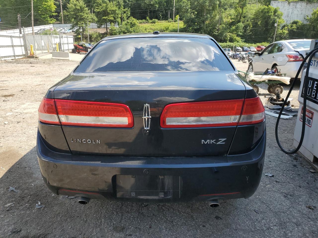 3LNHL2GC4BR760906 2011 Lincoln Mkz