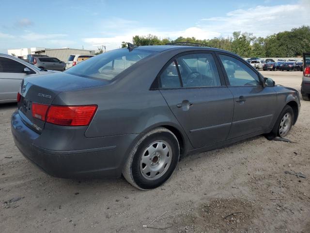 2010 Hyundai Sonata - Image 3