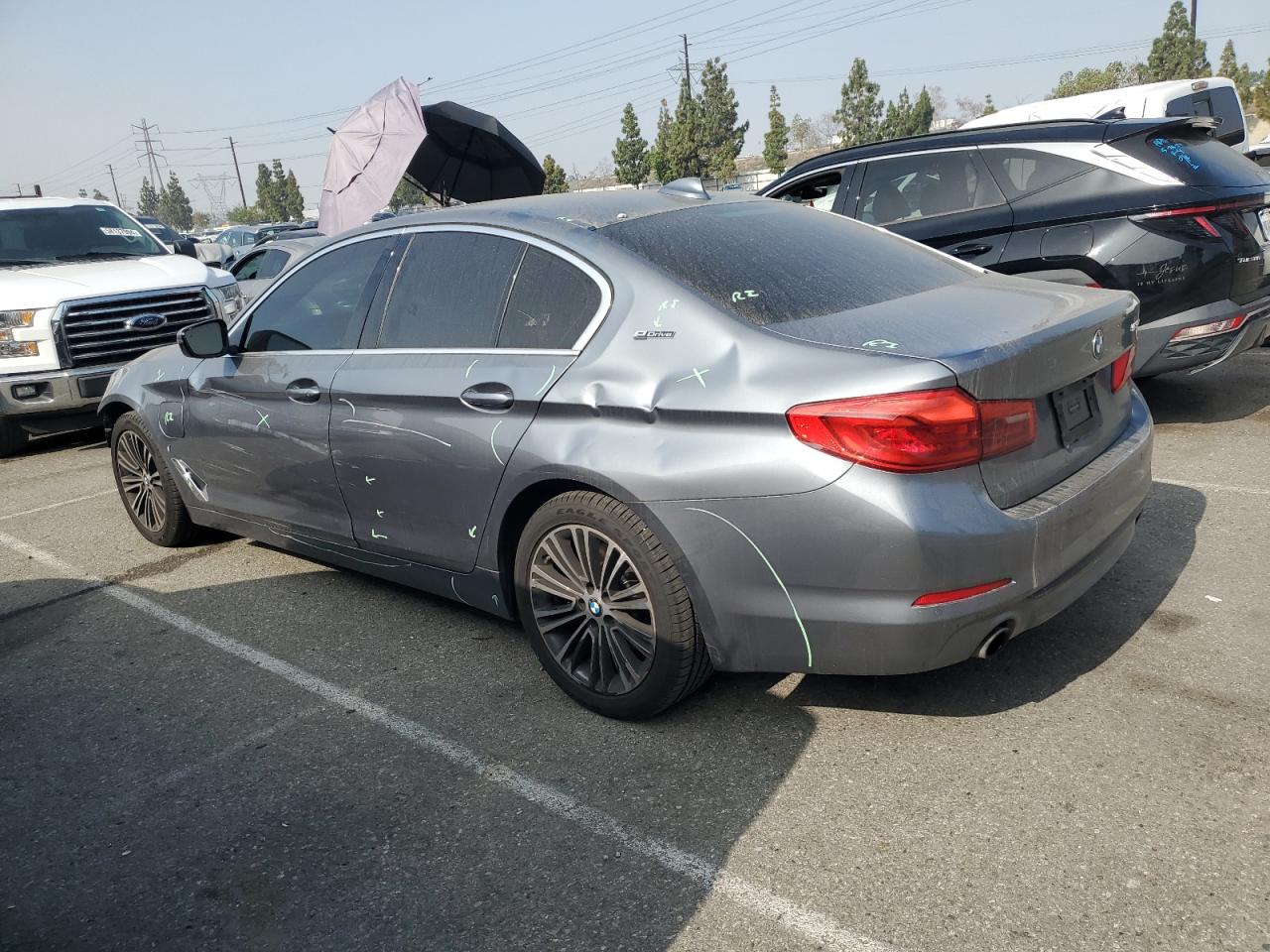 WBAJA9C55KB392801 2019 BMW 530E