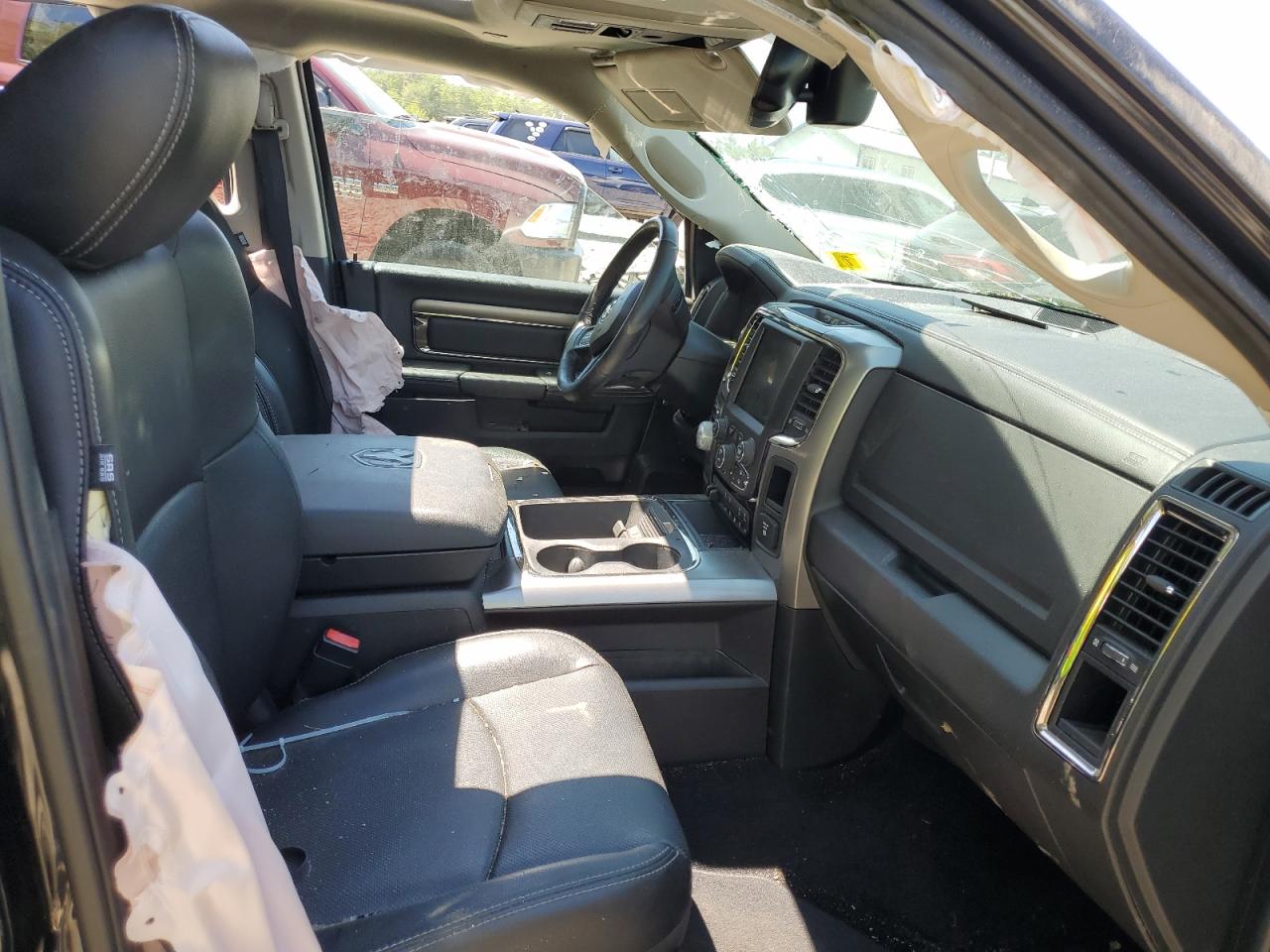 1C6RR7MT4HS814234 2017 Ram 1500 Sport