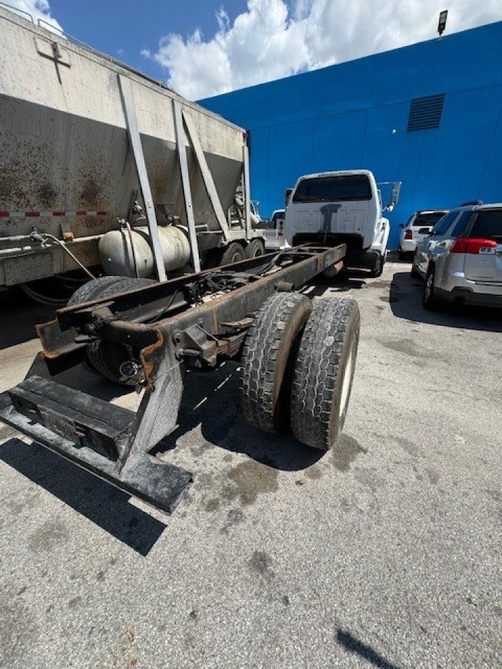 Lot #2715461582 2000 FORD F750 SUPER