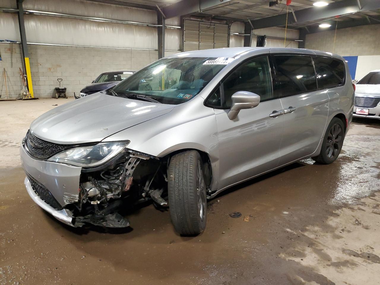 2019 Chrysler Pacifica Touring Plus vin: 2C4RC1FG3KR629706