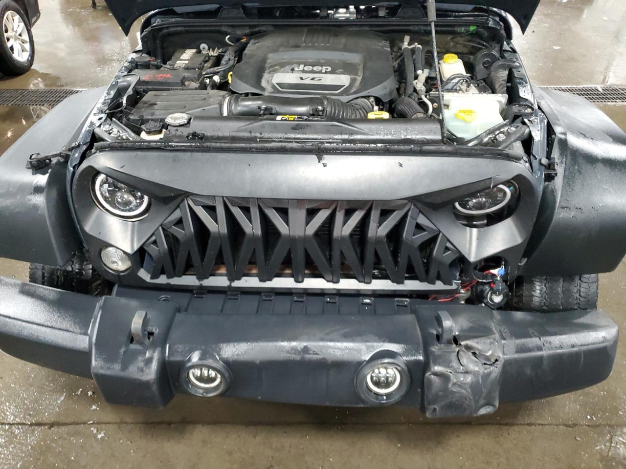 1C4BJWDG1HL671395 2017 Jeep Wrangler Unlimited Sport