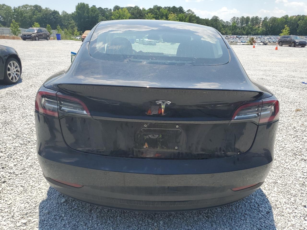 5YJ3E1EB8JF095568 2018 Tesla Model 3