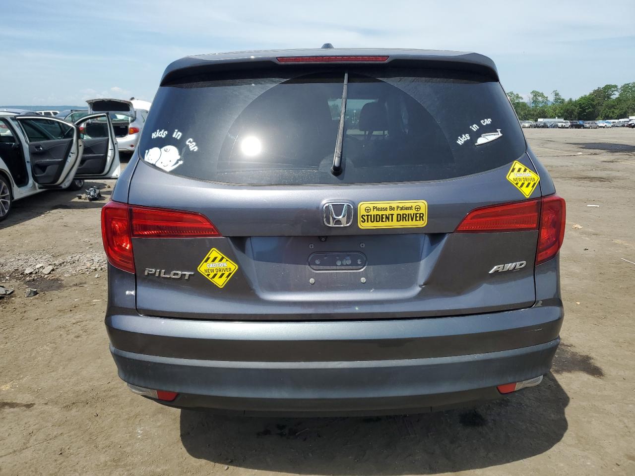 5FNYF6H35HB031812 2017 Honda Pilot Ex