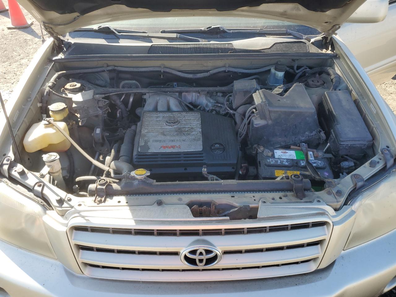 JTEGF21A030084174 2003 Toyota Highlander Limited