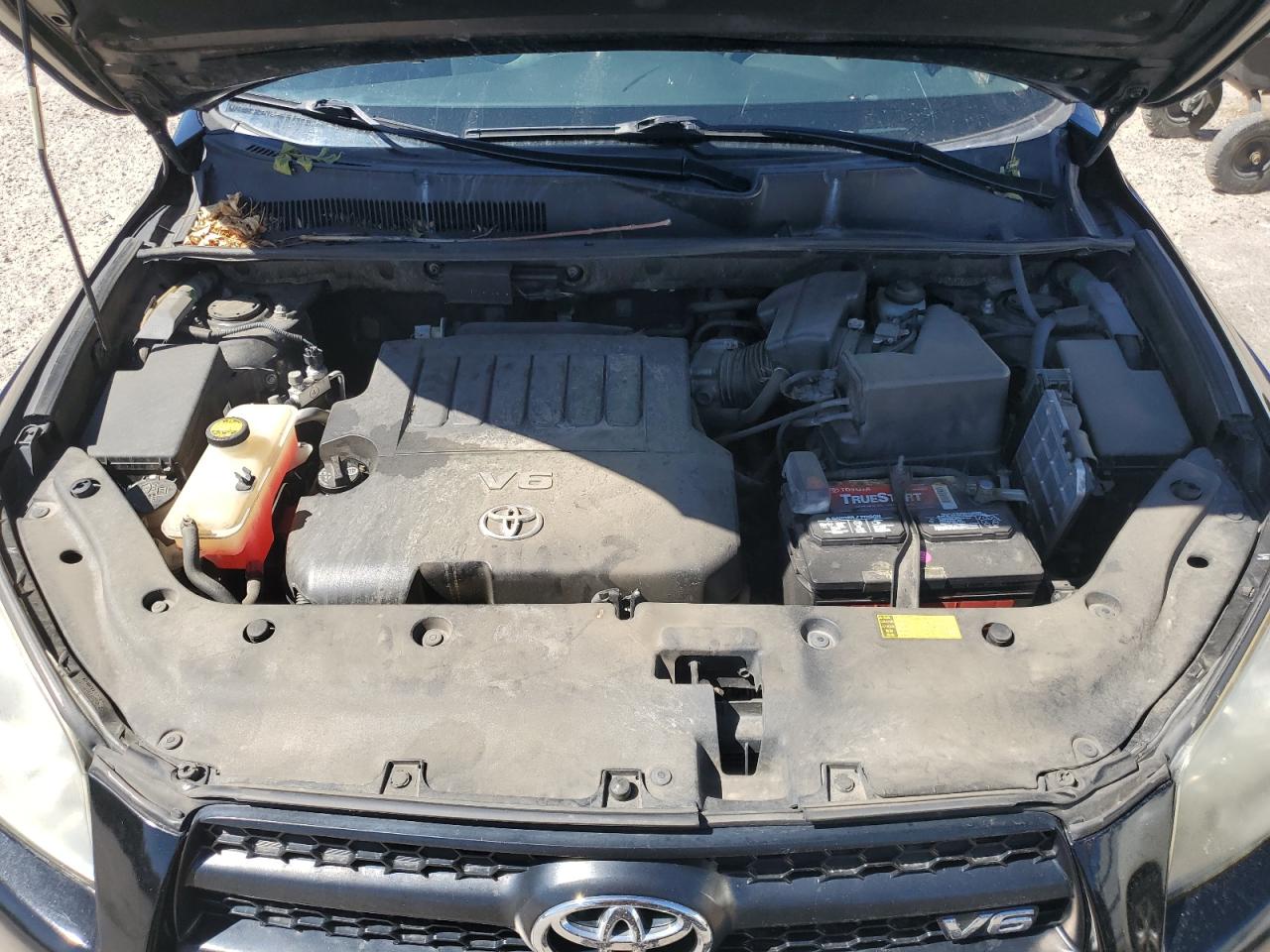 JTMRK4DVXB5098572 2011 Toyota Rav4 Sport