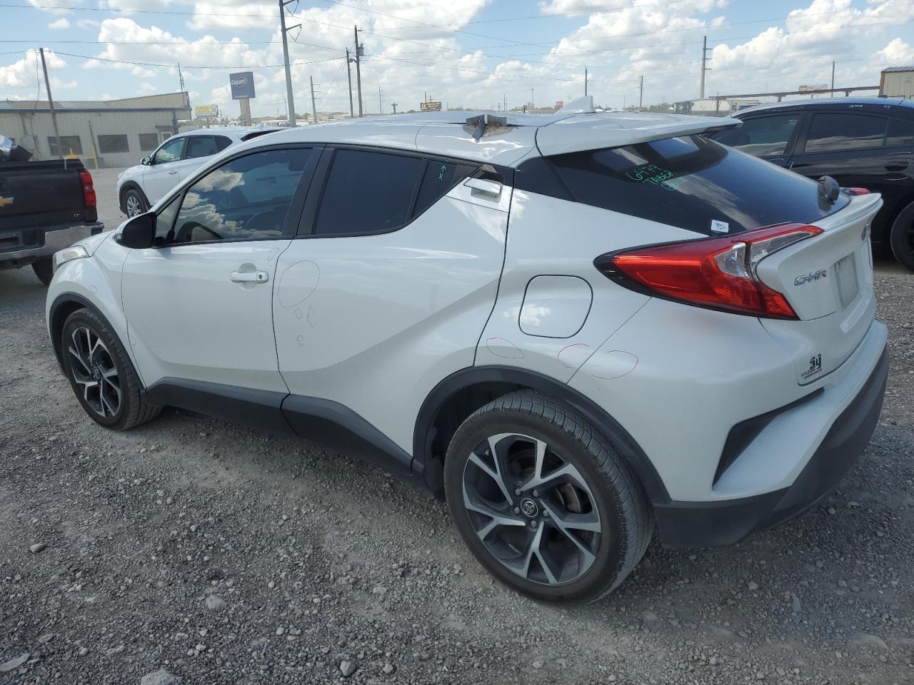 NMTKHMBXXJR040831 2018 Toyota C-Hr Xle