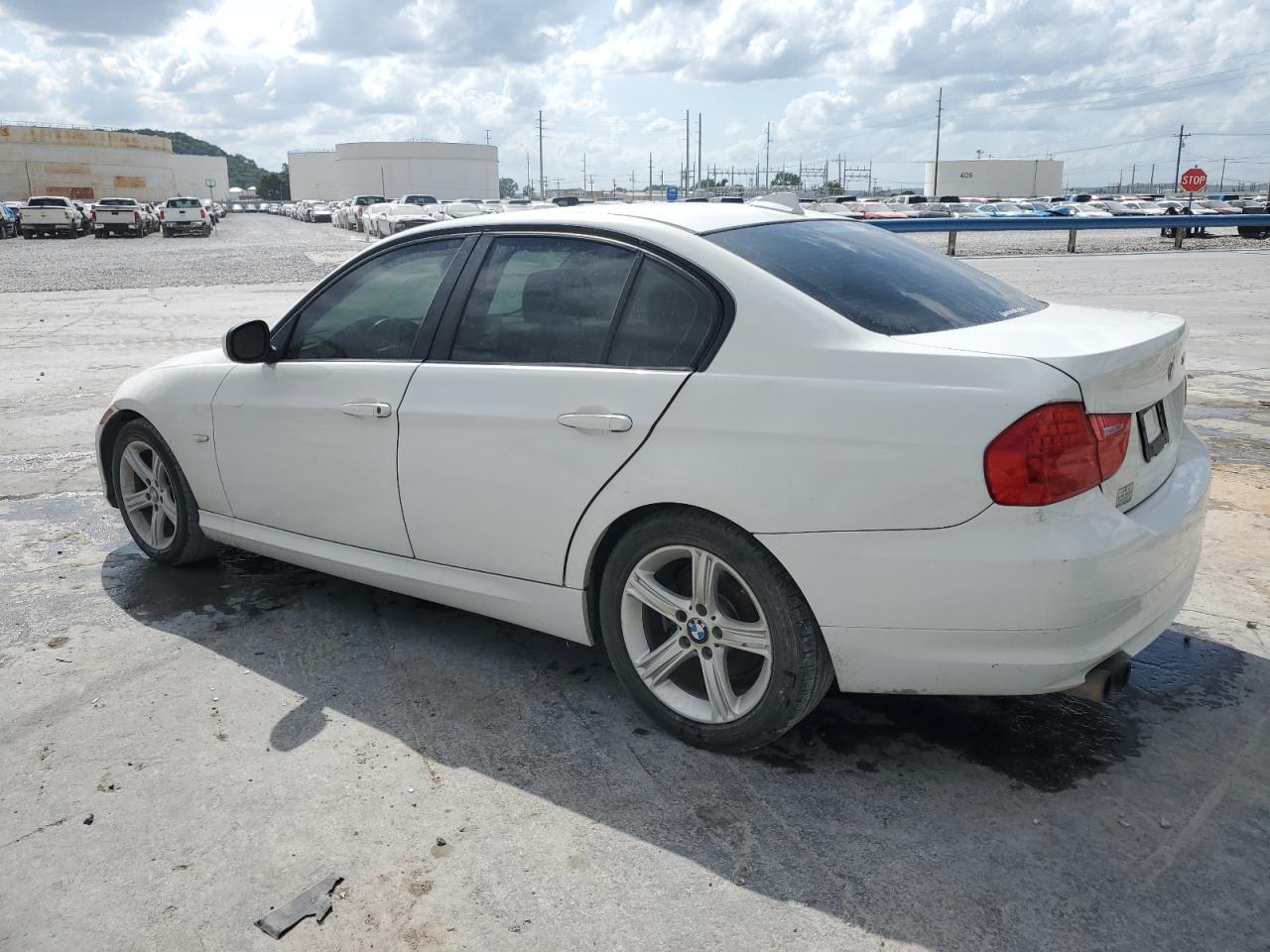 WBAPH7C53BE850215 2011 BMW 328 I