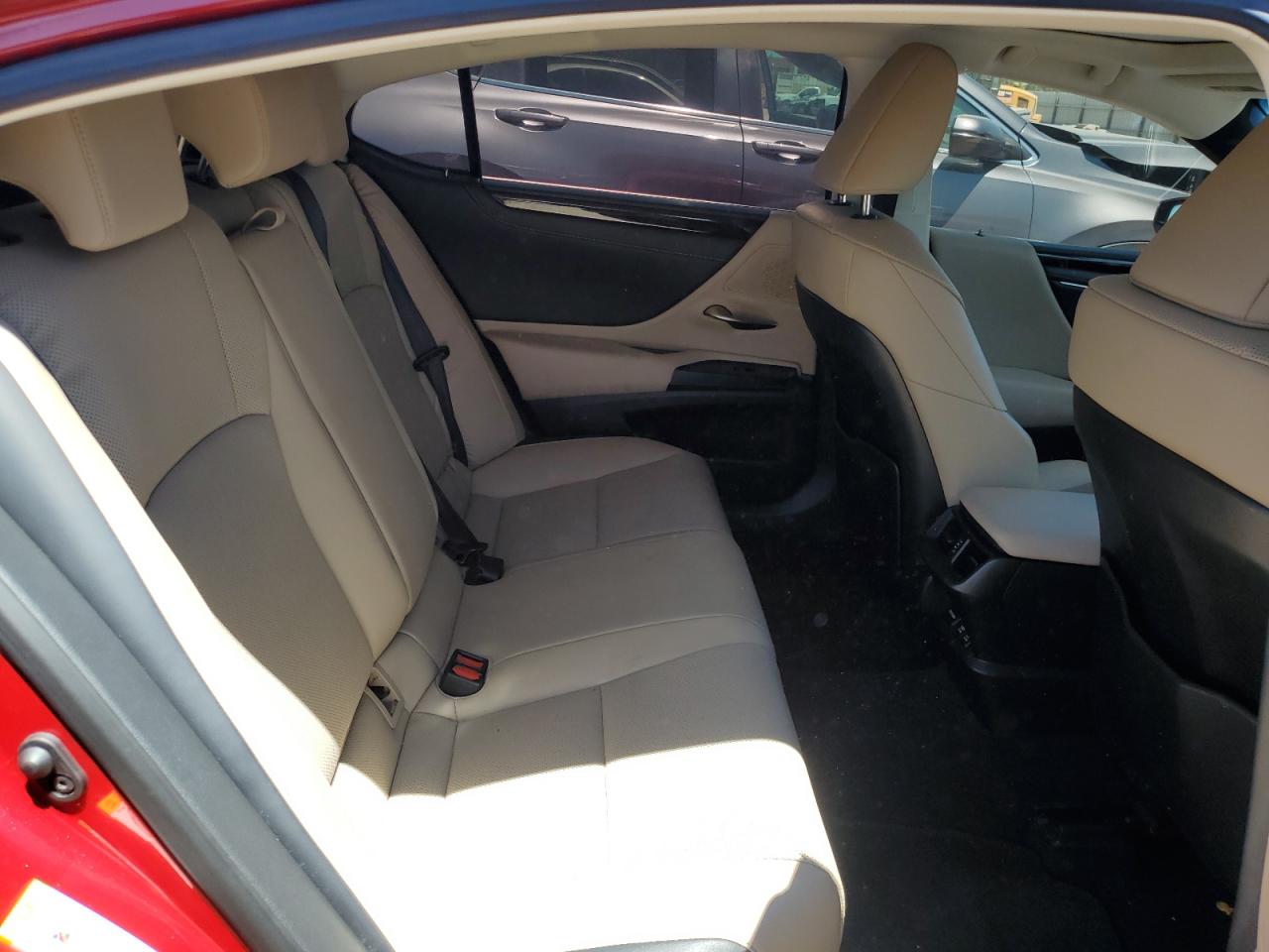 JTHBZ1B10K2001438 2019 Lexus Es 350