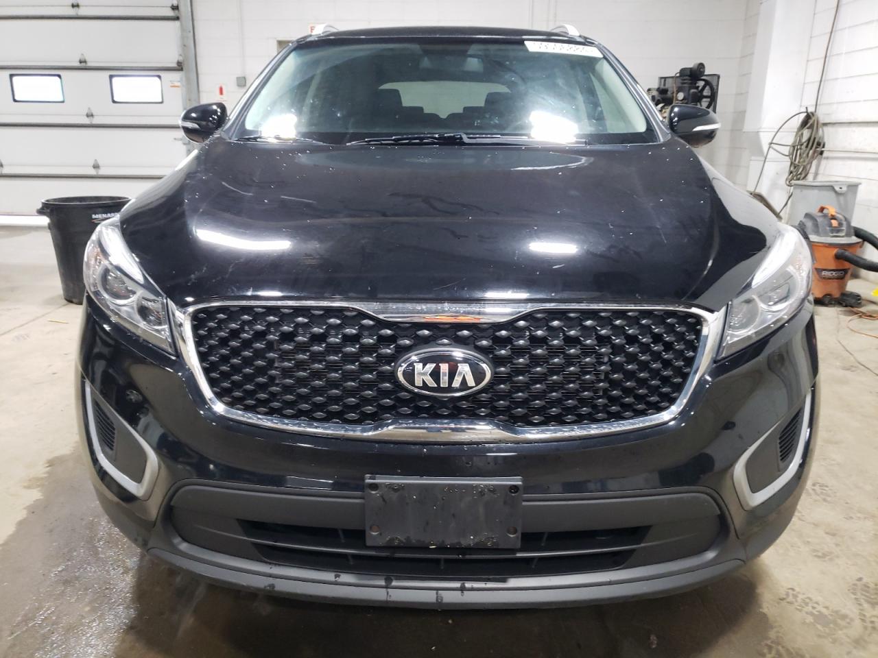 5XYPGDA56HG332784 2017 Kia Sorento Lx