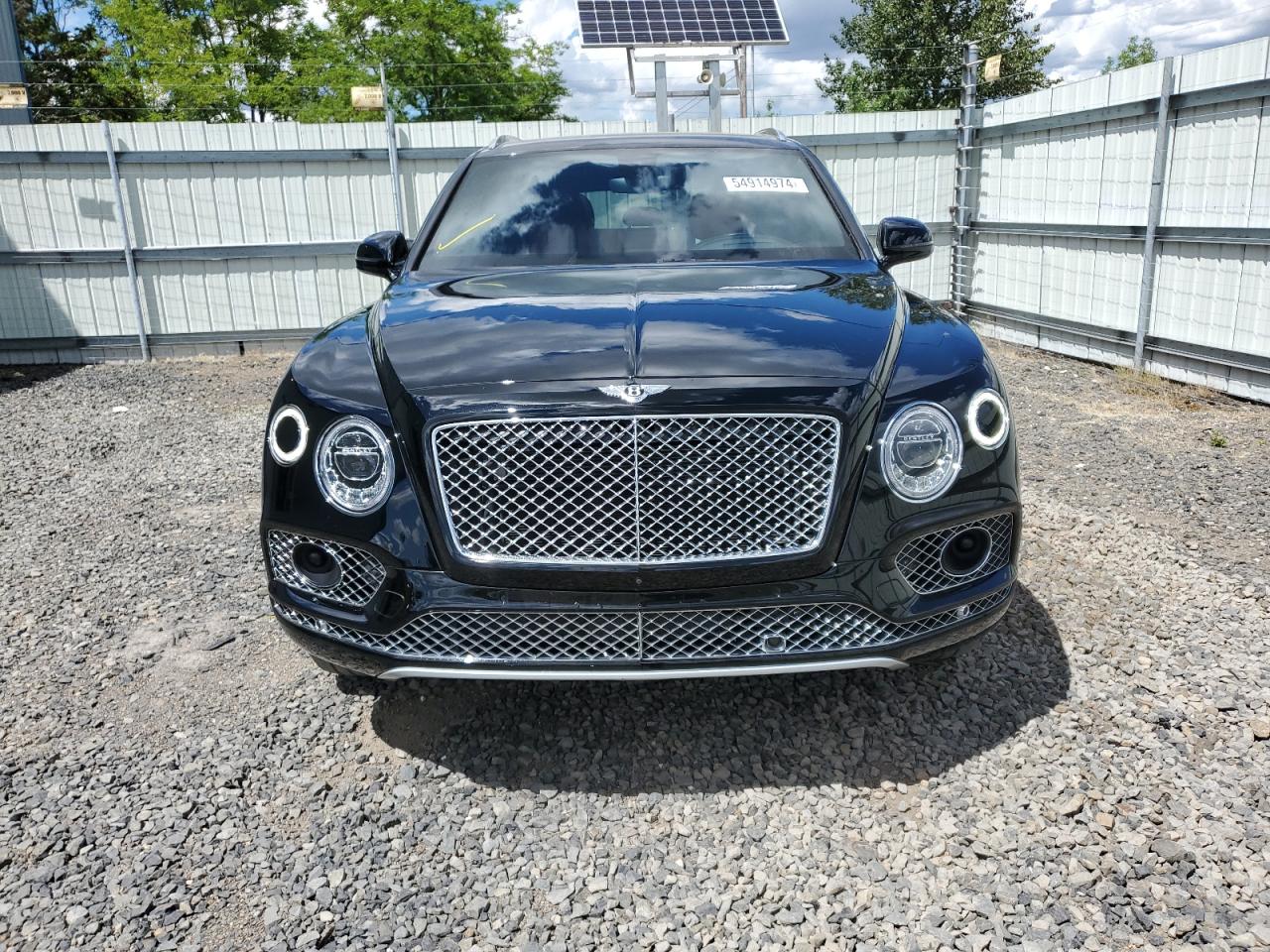 SJAAC2ZVXHC015042 2017 Bentley Bentayga