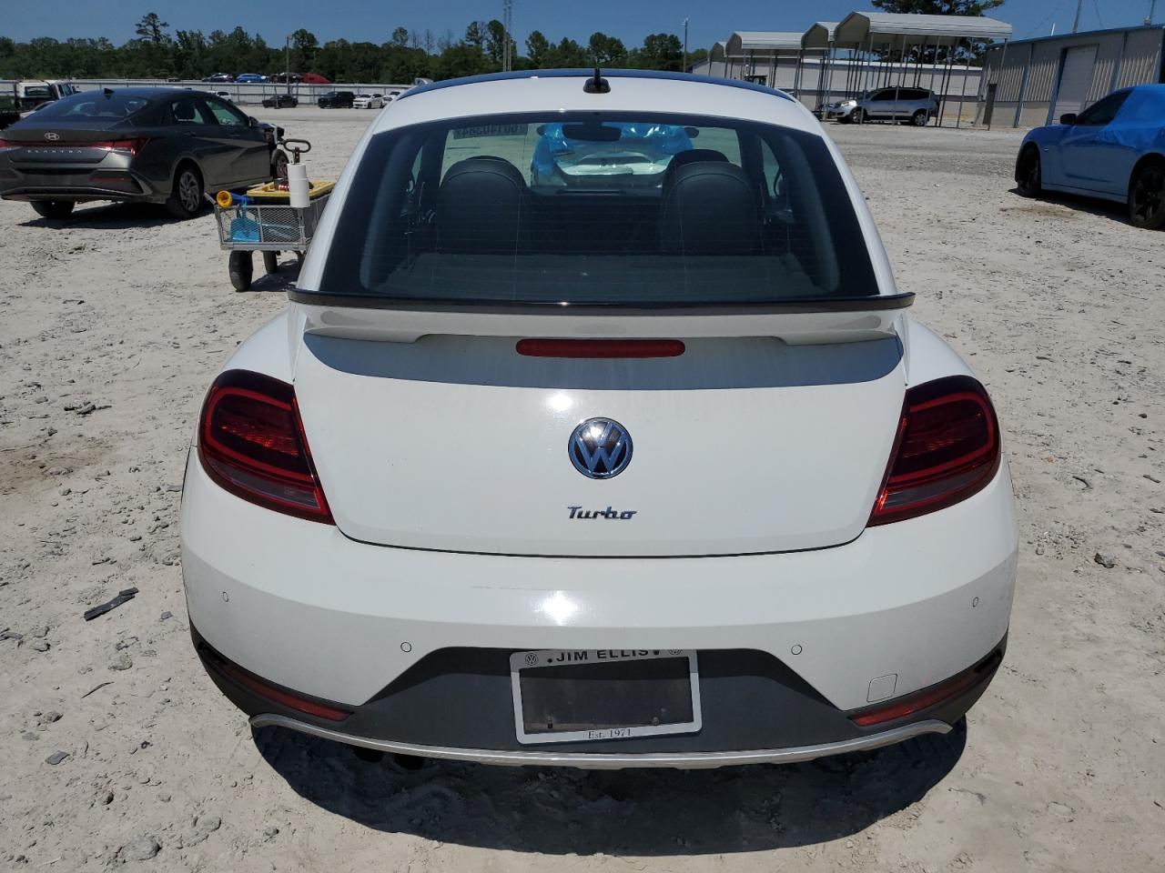 3VWSD7AT7JM706425 2018 Volkswagen Beetle Dune