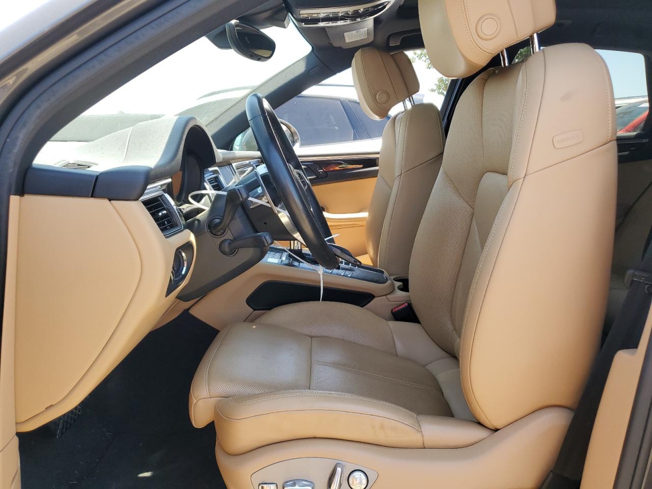 WP1AA2A50JLB19284 2018 Porsche Macan