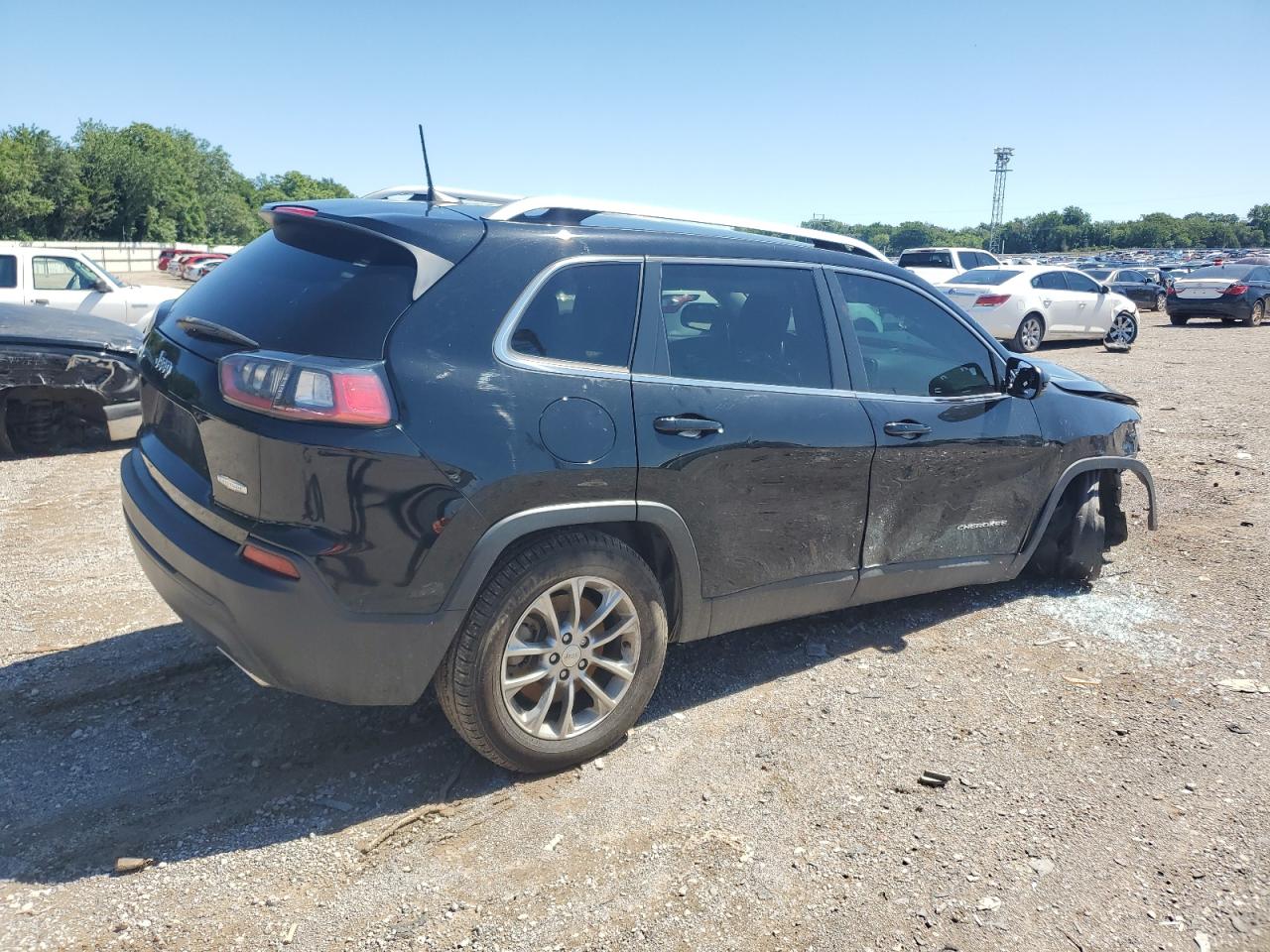 2019 Jeep Cherokee Latitude Plus vin: 1C4PJLLX4KD241951