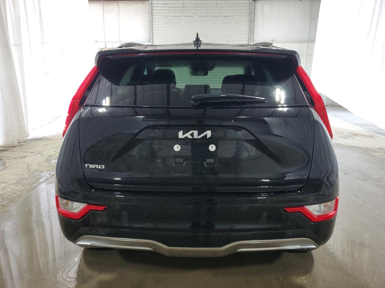 2024 Kia Niro Wind vin: KNDCR3L13R5107469