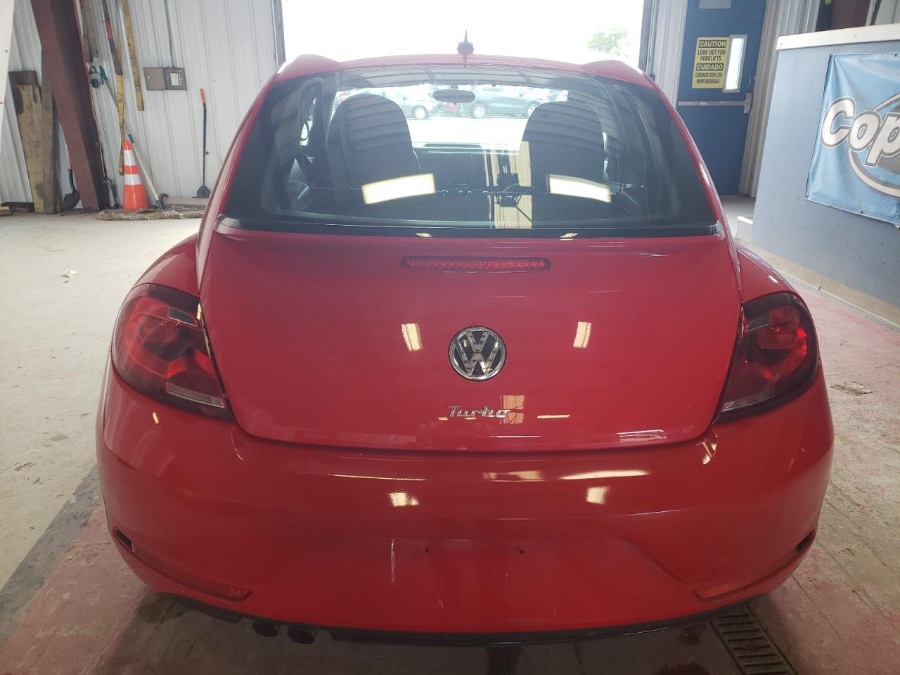 3VWFD7AT6KM709125 2019 Volkswagen Beetle S