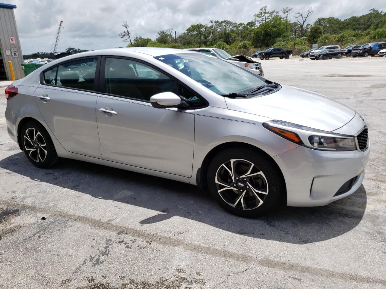 3KPFL4A76HE131120 2017 Kia Forte Lx