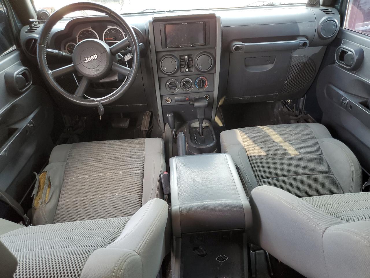 1J4GA59187L198155 2007 Jeep Wrangler Sahara