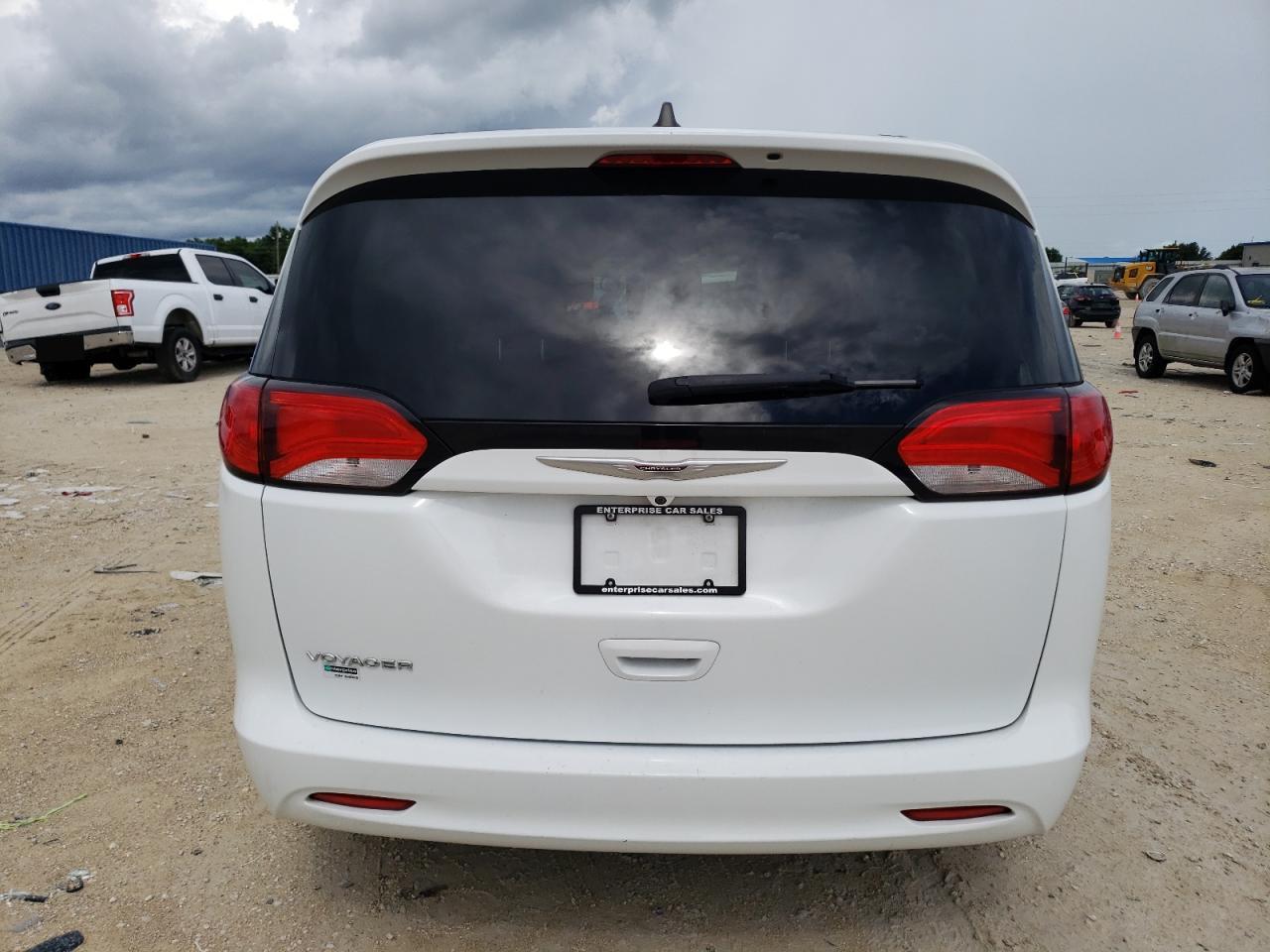 2C4RC1DG2MR509353 2021 Chrysler Voyager Lxi