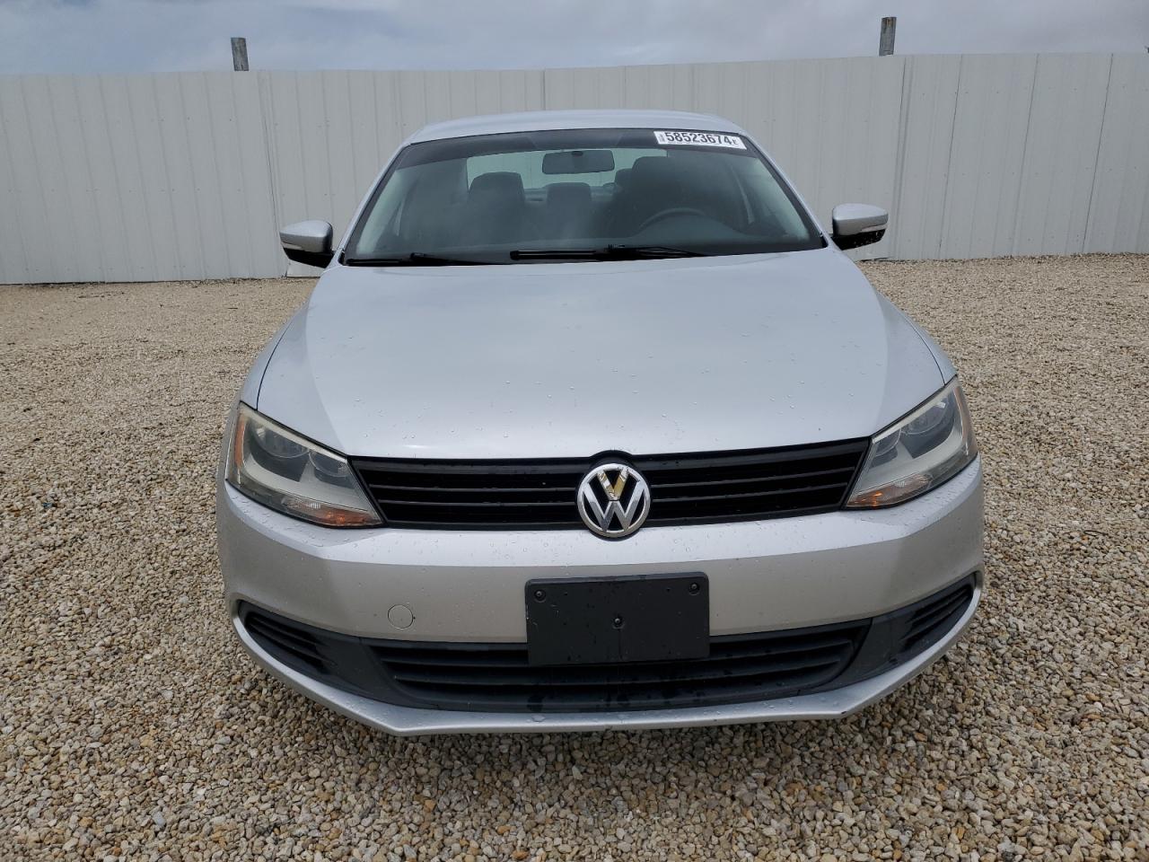 3VWDP7AJ5CM077846 2012 Volkswagen Jetta Se