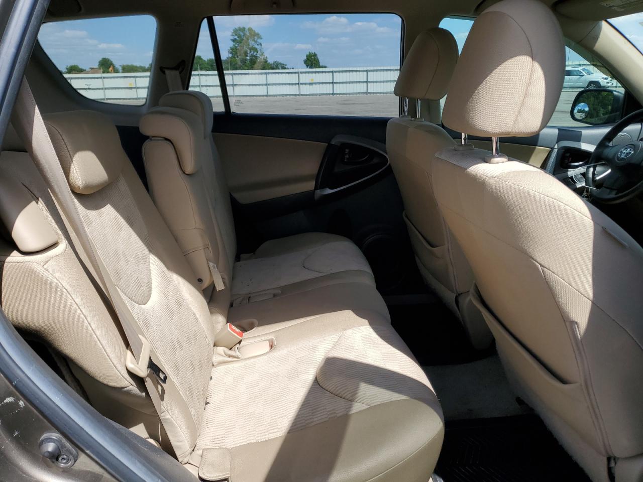 2T3ZF4DV0AW045990 2010 Toyota Rav4