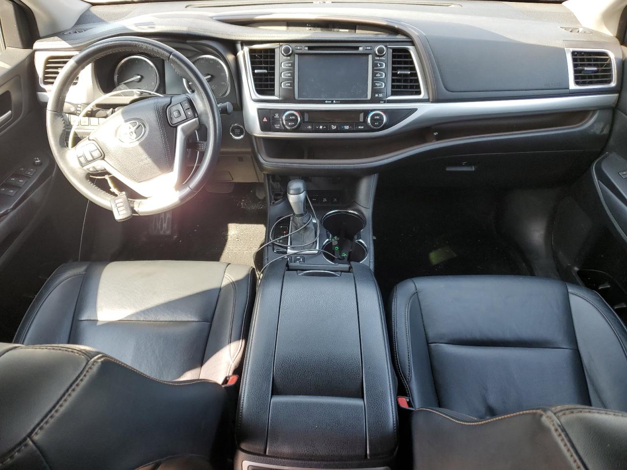 5TDJKRFH6FS157358 2015 Toyota Highlander Xle