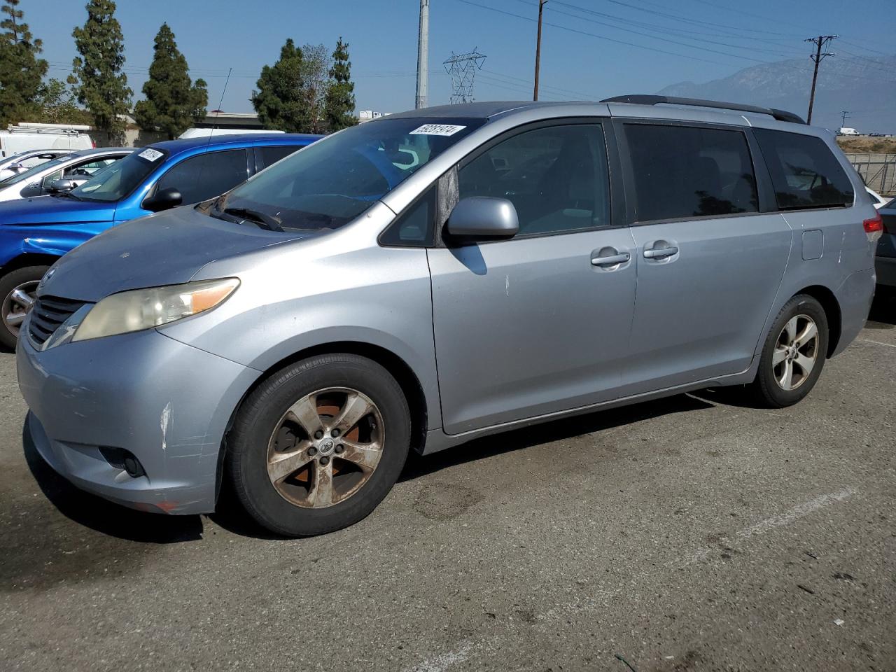 5TDKK3DC8BS102736 2011 Toyota Sienna Le