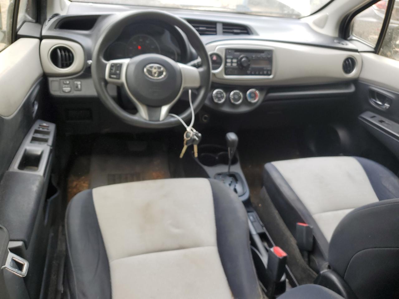 JTDKTUD39CD518780 2012 Toyota Yaris