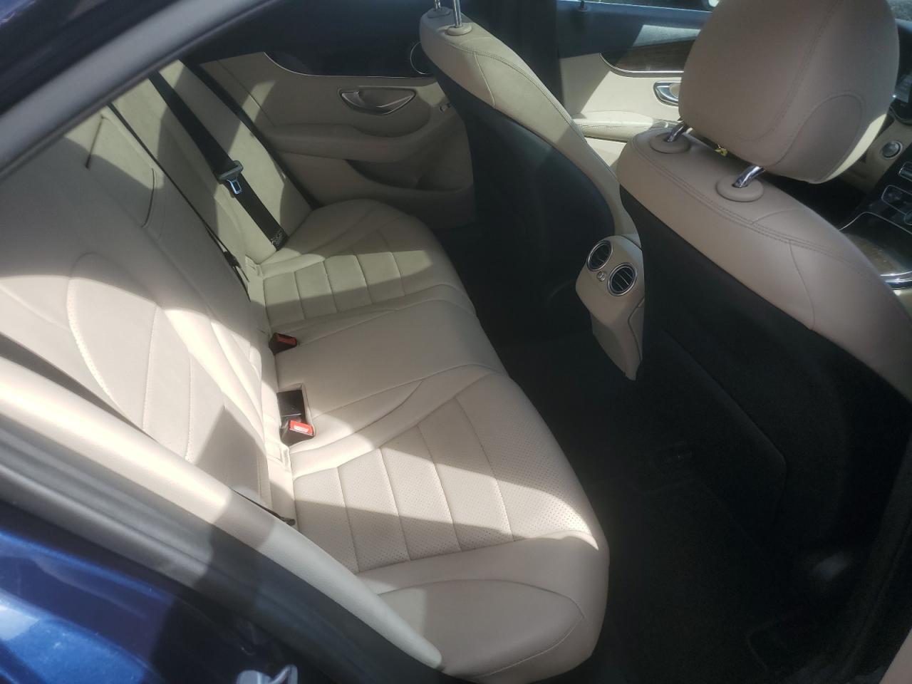 55SWF4JB7HU229383 2017 Mercedes-Benz C 300