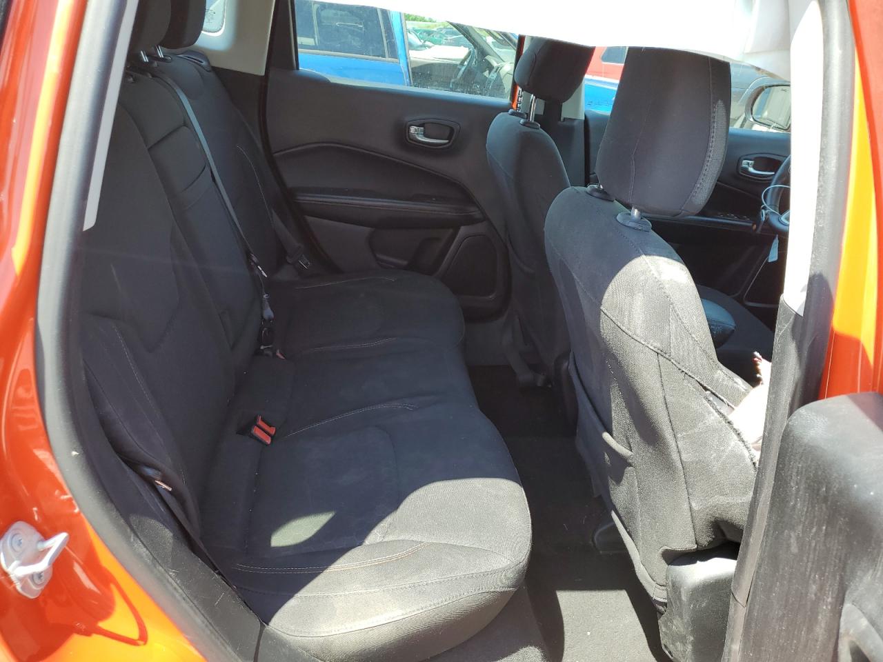 3C4NJDAB1JT192379 2018 Jeep Compass Sport