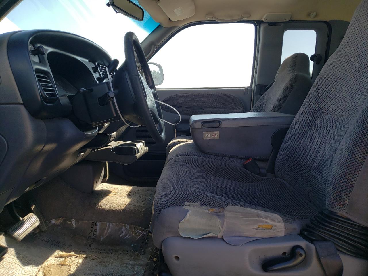 1B7KC2364WJ210650 1998 Dodge Ram 2500