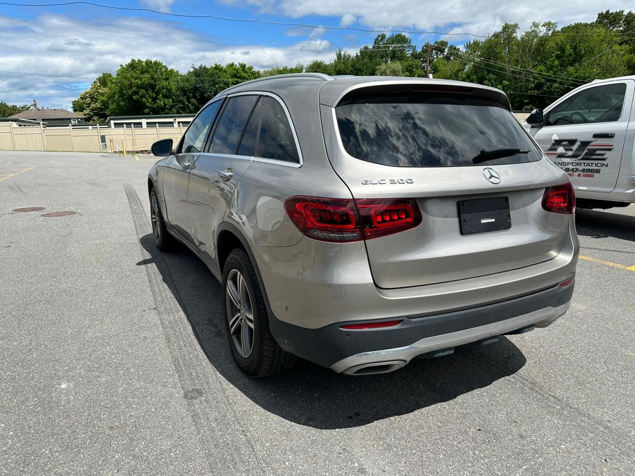 2021 Mercedes-Benz Glc 300 vin: W1N0G8DB8MV263747