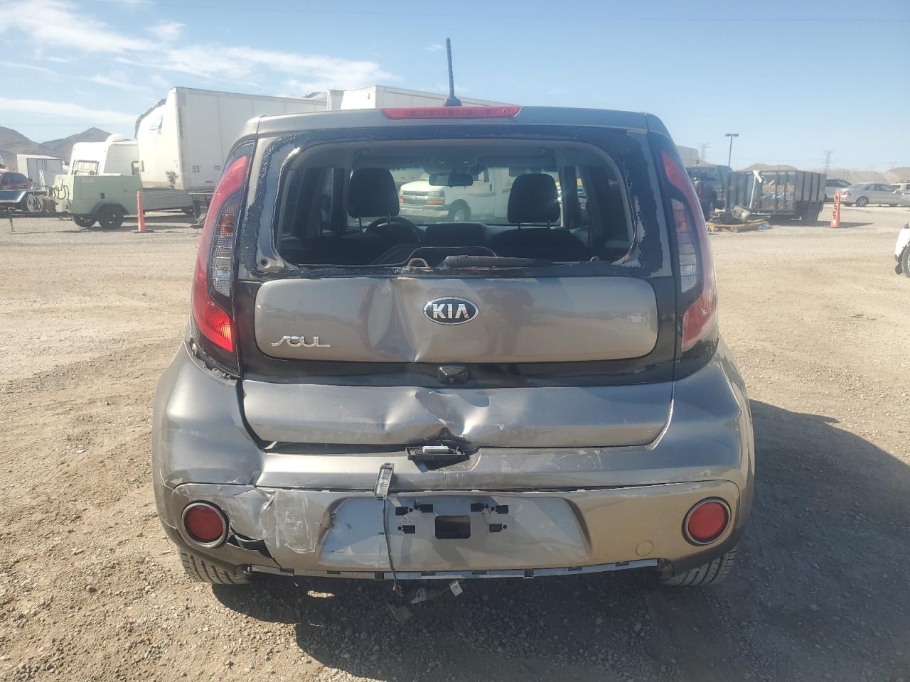 KNDJP3A54J7618278 2018 Kia Soul +