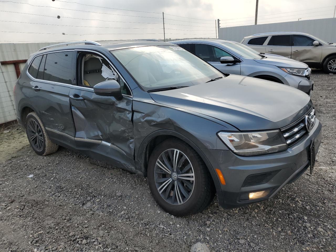 3VV3B7AX2JM090747 2018 Volkswagen Tiguan Se