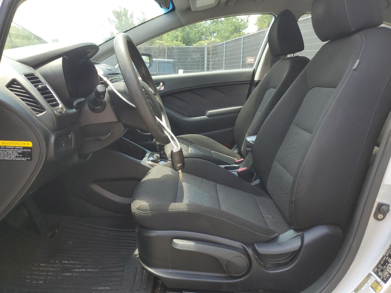 3KPFK4A72JE275322 2018 Kia Forte Lx