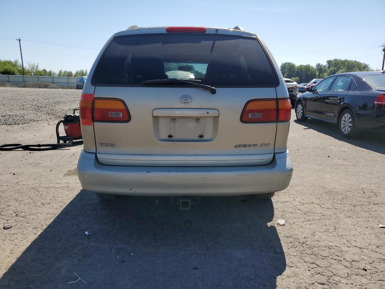 4T3ZF13C4YU312086 2000 Toyota Sienna Le