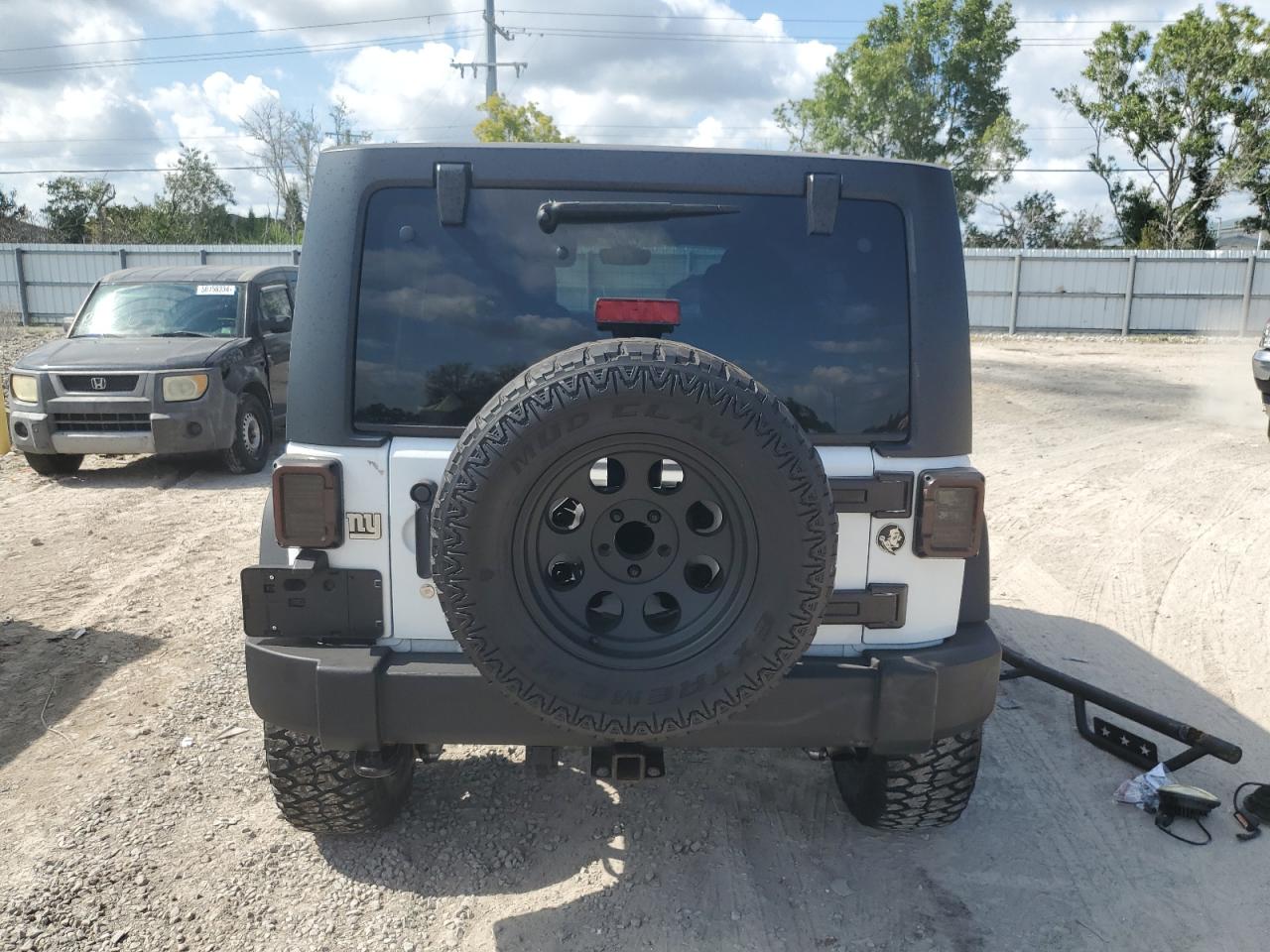 1C4BJWDG4GL104886 2016 Jeep Wrangler Unlimited Sport