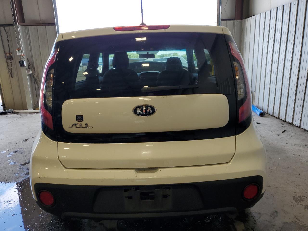KNDJN2A28J7572380 2018 Kia Soul