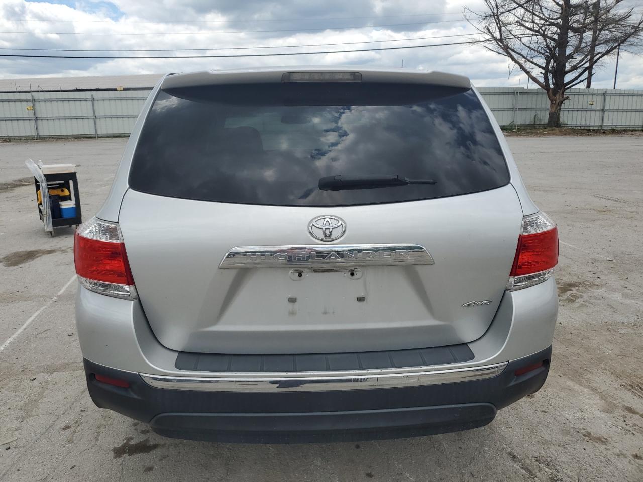 5TDBK3EH6DS203366 2013 Toyota Highlander Base