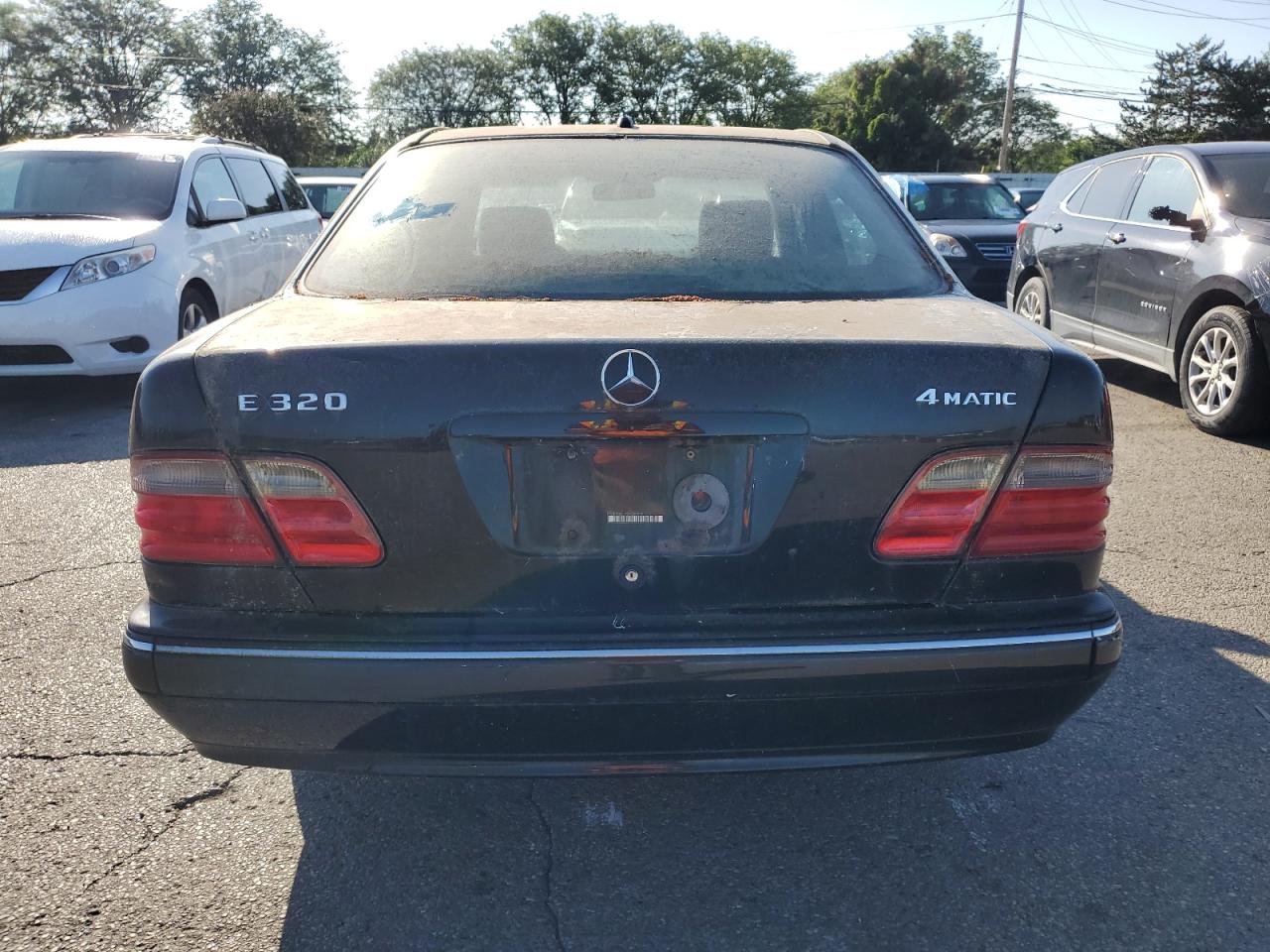WDBJF82JXYX037579 2000 Mercedes-Benz E 320 4Matic