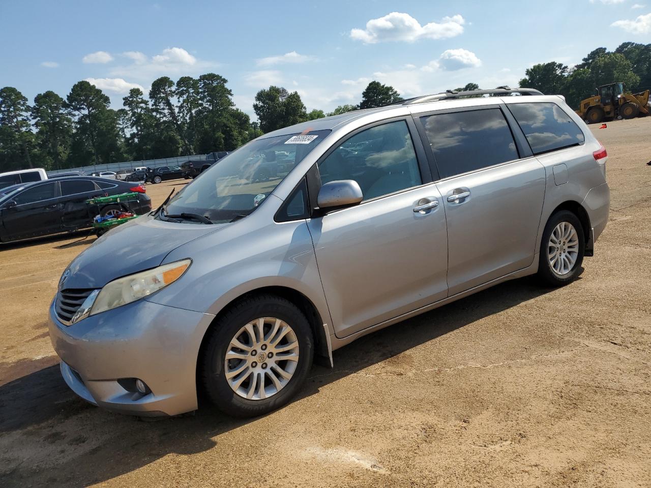 5TDYK3DC4DS325028 2013 Toyota Sienna Xle