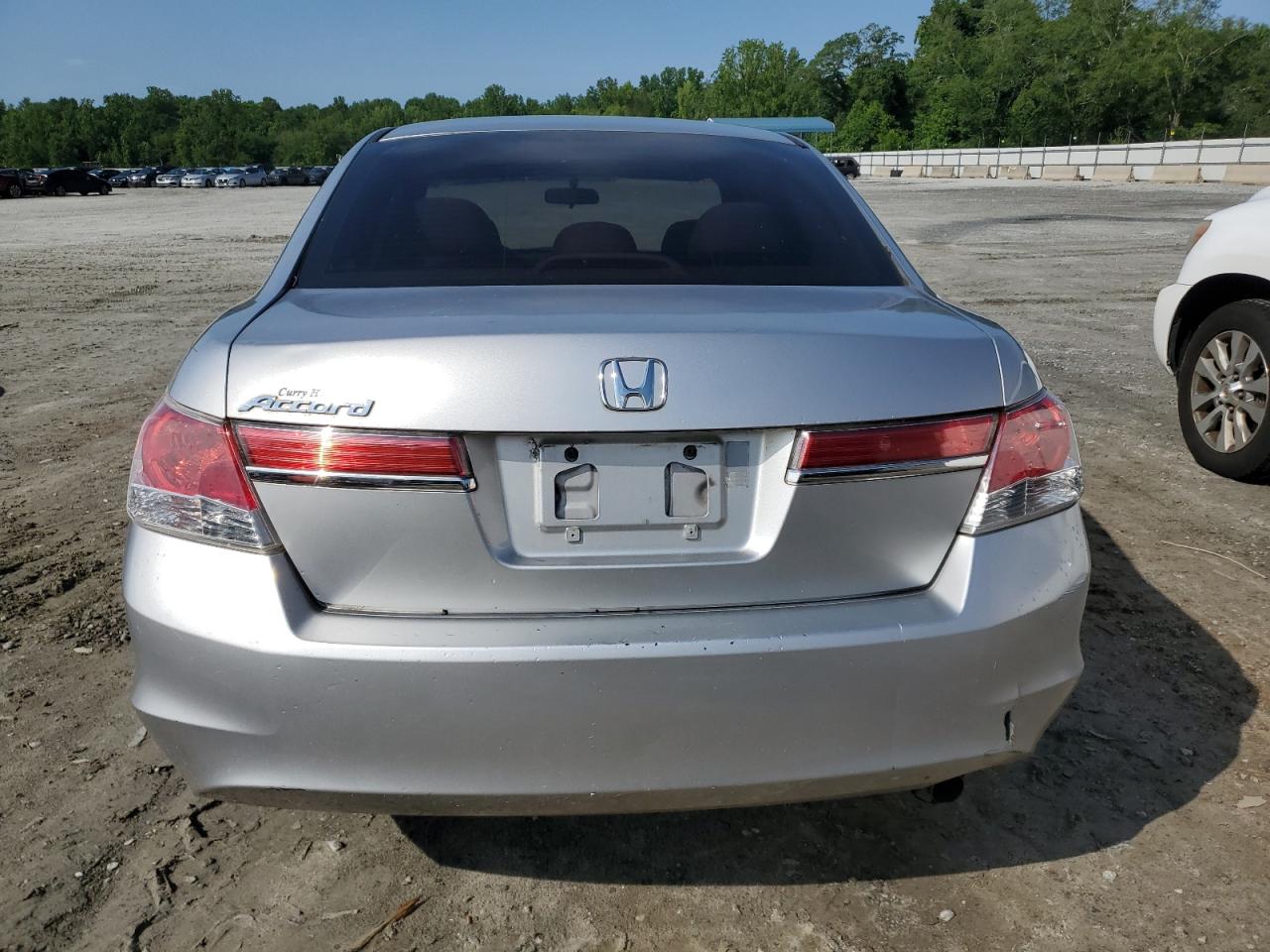 1HGCP2F3XBA118335 2011 Honda Accord Lx